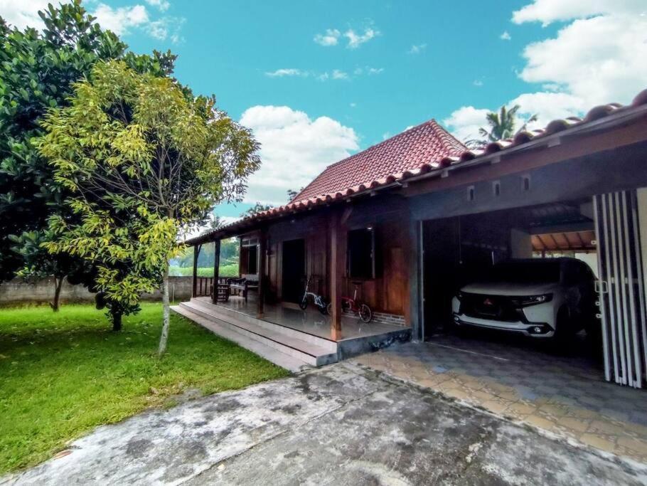 Ndalem Arsita Villa Yogyakarta Luaran gambar
